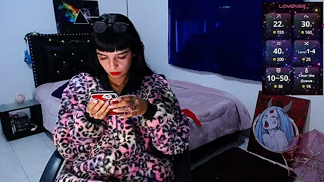 charllotee dark online show from 18, 12, 2024