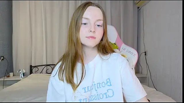 Snapshot of Wild__flowers chatting on 17, 9, 2025 Wild flowers online show from 17, 9, 2025