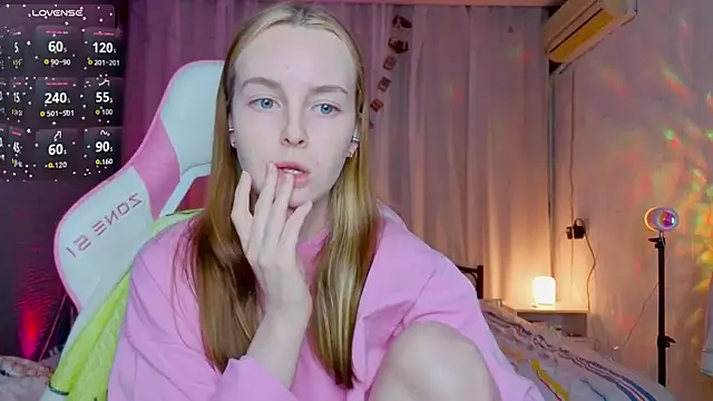 Snapshot of Wild__flowers chatting on 24, 4, 2026 Wild flowers online show from 24, 4, 2026
