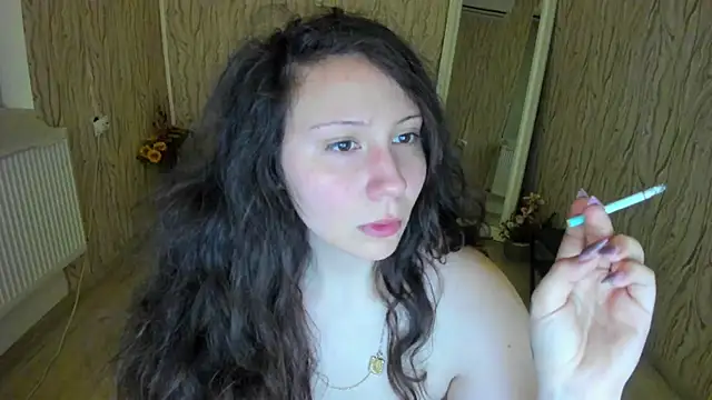 Snapshot of AishaRouhi chatting on 1, 2, 2025 AishaRouhi online show from 1, 2, 2025