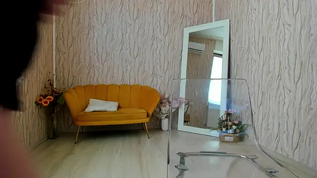 Snapshot of AishaRouhi chatting on 14, 3, 2025 AishaRouhi online show from 14, 3, 2025