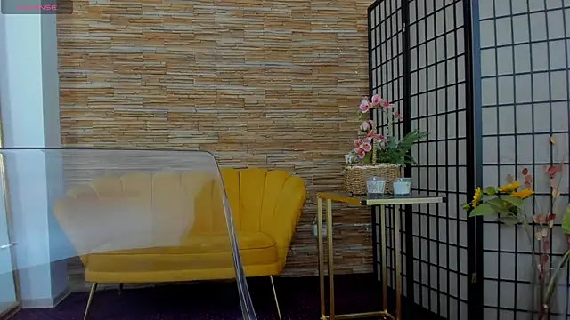 Snapshot of AishaRouhi chatting on 12, 9, 2025 AishaRouhi online show from 12, 9, 2025