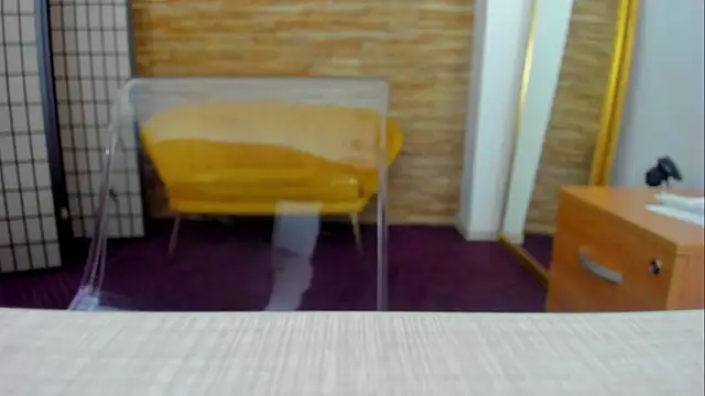 Snapshot of AishaRouhi chatting on 2, 11, 2025 AishaRouhi online show from 2, 11, 2025