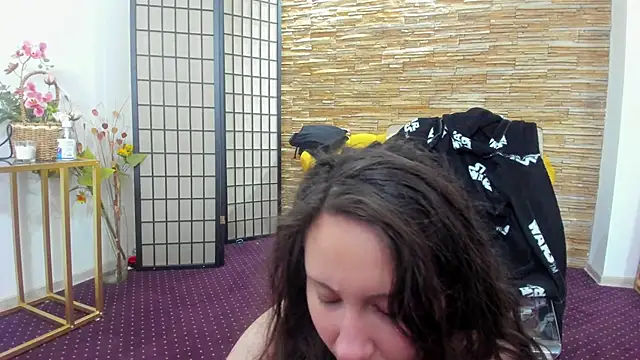 Snapshot of AishaRouhi chatting on 26, 11, 2025 AishaRouhi online show from 26, 11, 2025