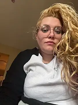 Snapshot of Lalalynn chatting on 3, 3, 2026 Lalalynn online show from 3, 3, 2026