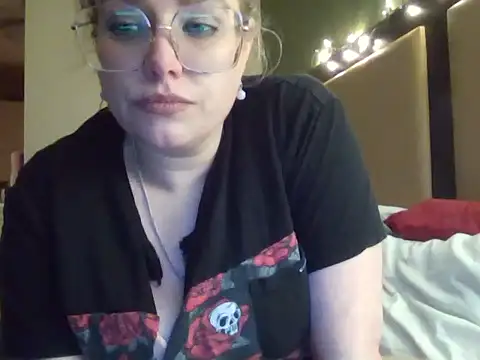 Snapshot of Lalalynn chatting on 9, 3, 2026 Lalalynn online show from 9, 3, 2026