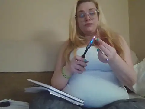 Snapshot of Lalalynn chatting on 11, 4, 2026 Lalalynn online show from 11, 4, 2026