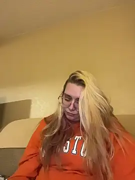 Snapshot of Lalalynn chatting on 16, 4, 2026 Lalalynn online show from 16, 4, 2026