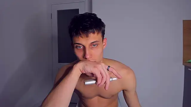 Snapshot of Kent_Ross chatting on 24, 11, 2025 Kent Ross online show from 24, 11, 2025