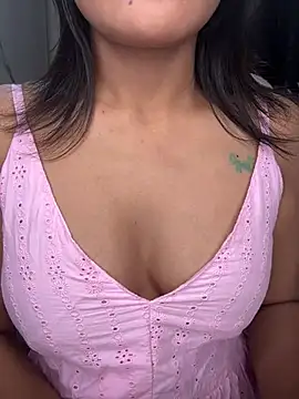 LeisyXO online show from 12, 1, 2025