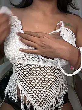 LeisyXO online show from 8, 2, 2025