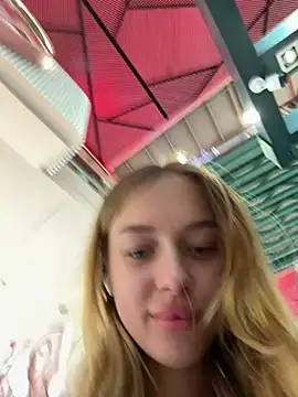 Snapshot of enjoy_my_beauty chatting on 12, 12, 2024 enjoy my beauty online show from 12, 12, 2024