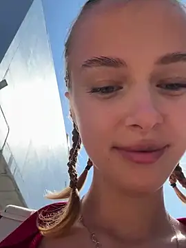 Snapshot of enjoy_my_beauty chatting on 20, 12, 2024 enjoy my beauty online show from 20, 12, 2024