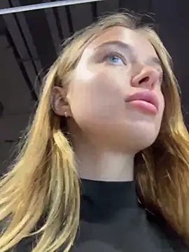 Snapshot of enjoy_my_beauty chatting on 3, 2, 2025 enjoy my beauty online show from 3, 2, 2025