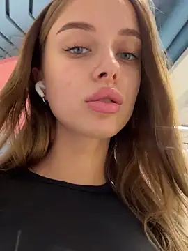 Snapshot of enjoy_my_beauty chatting on 19, 2, 2025 enjoy my beauty online show from 19, 2, 2025