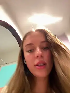 Snapshot of enjoy_my_beauty chatting on 1, 3, 2025 enjoy my beauty online show from 1, 3, 2025