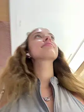 Snapshot of enjoy_my_beauty chatting on 13, 3, 2025 enjoy my beauty online show from 13, 3, 2025