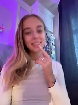 Snapshot of enjoy_my_beauty chatting on 23, 9, 2025 enjoy my beauty online show from 23, 9, 2025