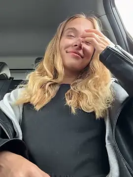 Snapshot of enjoy_my_beauty chatting on 13, 10, 2025 enjoy my beauty online show from 13, 10, 2025