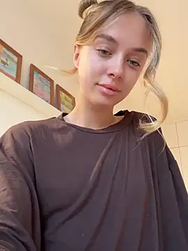 Snapshot of enjoy_my_beauty chatting on 18, 10, 2025 enjoy my beauty online show from 18, 10, 2025