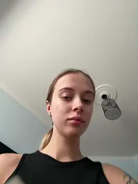 Snapshot of enjoy_my_beauty chatting on 27, 6, 2026 enjoy my beauty online show from 27, 6, 2026