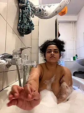 Curvydesifromgermany online show from 15, 1, 2026