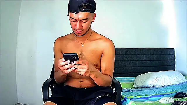 Snapshot of Kevin_Torres chatting on 9, 11, 2025 Kevin Torres online show from 9, 11, 2025