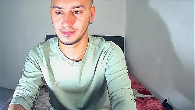 Snapshot of Kevin_Torres chatting on 12, 11, 2025 Kevin Torres online show from 12, 11, 2025