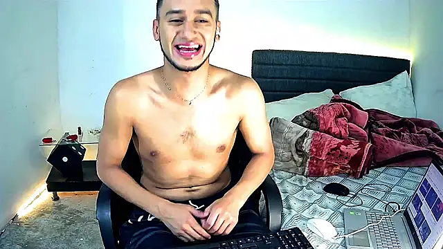 Snapshot of Kevin_Torres chatting on 28, 11, 2025 Kevin Torres online show from 28, 11, 2025