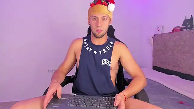 Snapshot of Damon_Bakert chatting on 17, 12, 2025 Damon Bakert online show from 17, 12, 2025