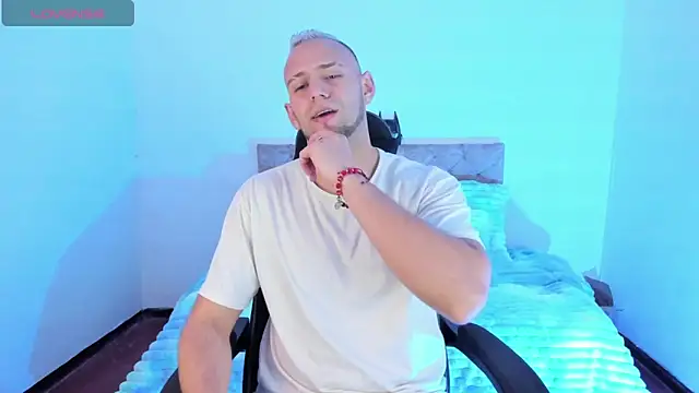 Snapshot of Damon_Bakert chatting on 3, 2, 2026 Damon Bakert online show from 3, 2, 2026