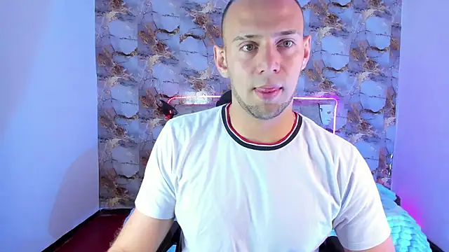 Snapshot of Damon_Bakert chatting on 22, 4, 2026 Damon Bakert online show from 22, 4, 2026