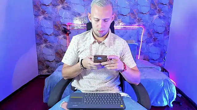 Snapshot of Damon_Bakert chatting on 16, 6, 2026 Damon Bakert online show from 16, 6, 2026