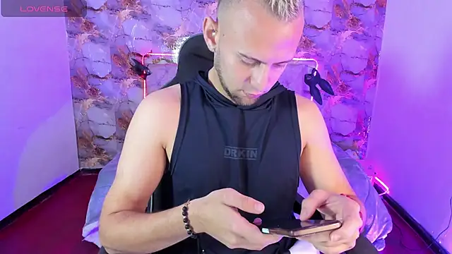 Snapshot of Damon_Bakert chatting on 29, 7, 2026 Damon Bakert online show from 29, 7, 2026