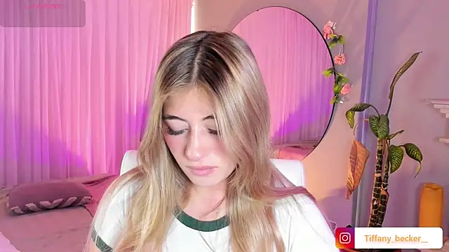 Snapshot of tiffany_becker chatting on 18, 6, 2026 tiffany becker online show from 18, 6, 2026