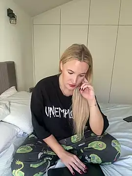 Snapshot of isisxoxx chatting on 30, 11, 2025 isisxoxx online show from 30, 11, 2025