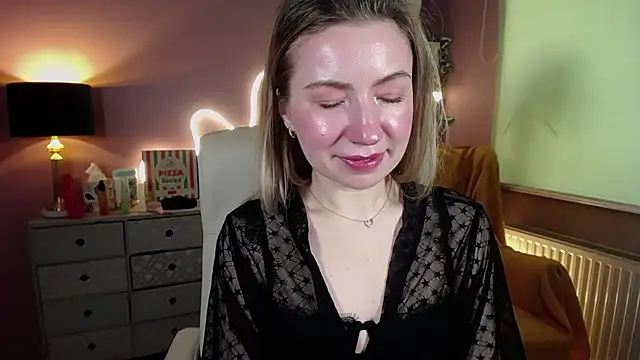 Mia Tasty online show from 6, 3, 2025