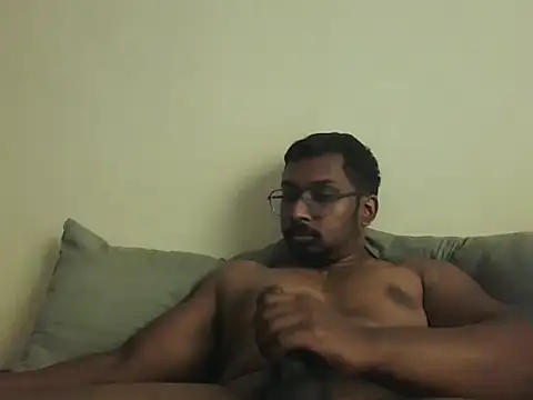 Snapshot of chennaibull101 chatting on 28, 4, 2026 chennaibull101 online show from 28, 4, 2026