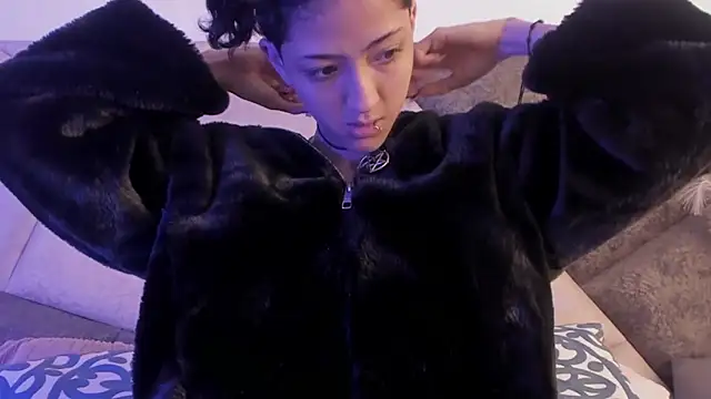 BonnieCute  online show from 5, 3, 2025