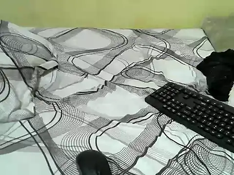 Snapshot of Quincy_joyy chatting on 16, 12, 2025 Quincy joyy online show from 16, 12, 2025