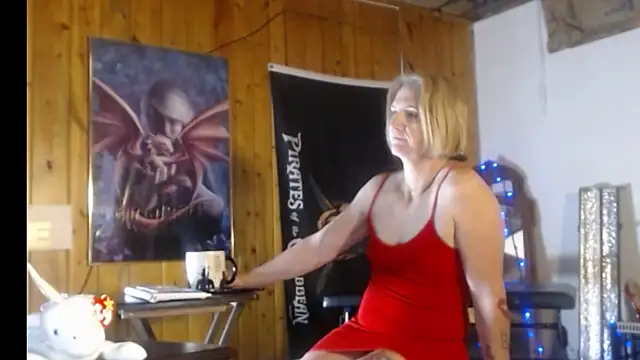 Snapshot of JamieBottoms chatting on 8, 4, 2026 JamieBottoms online show from 8, 4, 2026
