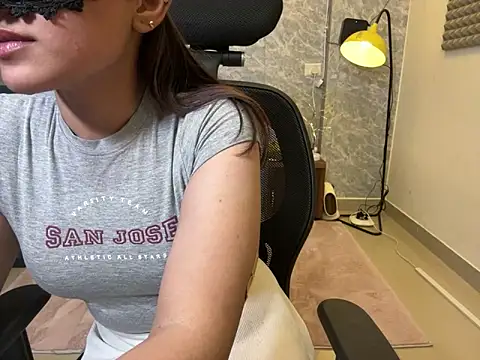 Snapshot of MidnightFlame chatting on 10, 12, 2024 MidnightFlame online show from 10, 12, 2024