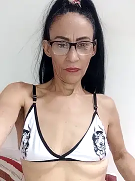 Snapshot of BarbaraMature chatting on 6, 4, 2026 BarbaraMature online show from 6, 4, 2026