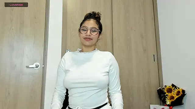 Snapshot of SeleneClark chatting on 7, 3, 2025 SeleneClark online show from 7, 3, 2025