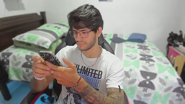 Snapshot of justin_stark7 chatting on 21, 2, 2025 justin stark7 online show from 21, 2, 2025