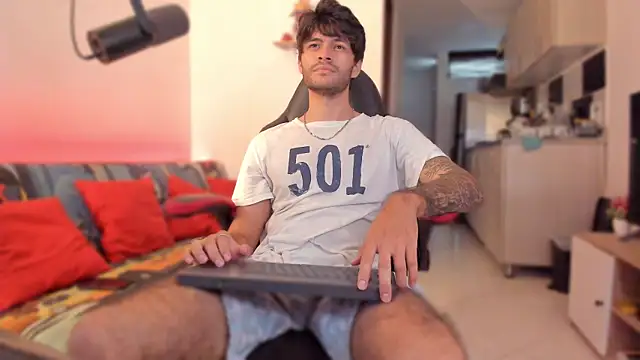 Snapshot of justin_stark7 chatting on 24, 11, 2025 justin stark7 online show from 24, 11, 2025