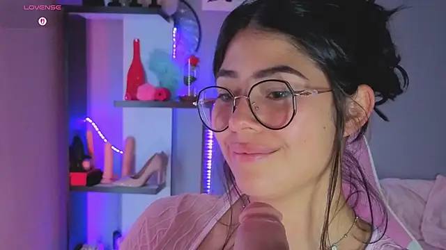 Snapshot of LoaLuxury chatting on 27, 2, 2026 LoaLuxury online show from 27, 2, 2026