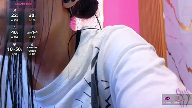 yourcuteneighbourr online show from 11, 4, 2026