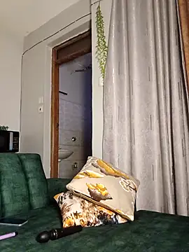 Snapshot of C-yoyo chatting on 17, 12, 2025 C-yoyo online show from 17, 12, 2025