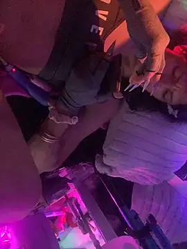 gurlnips online show from 1, 12, 2025